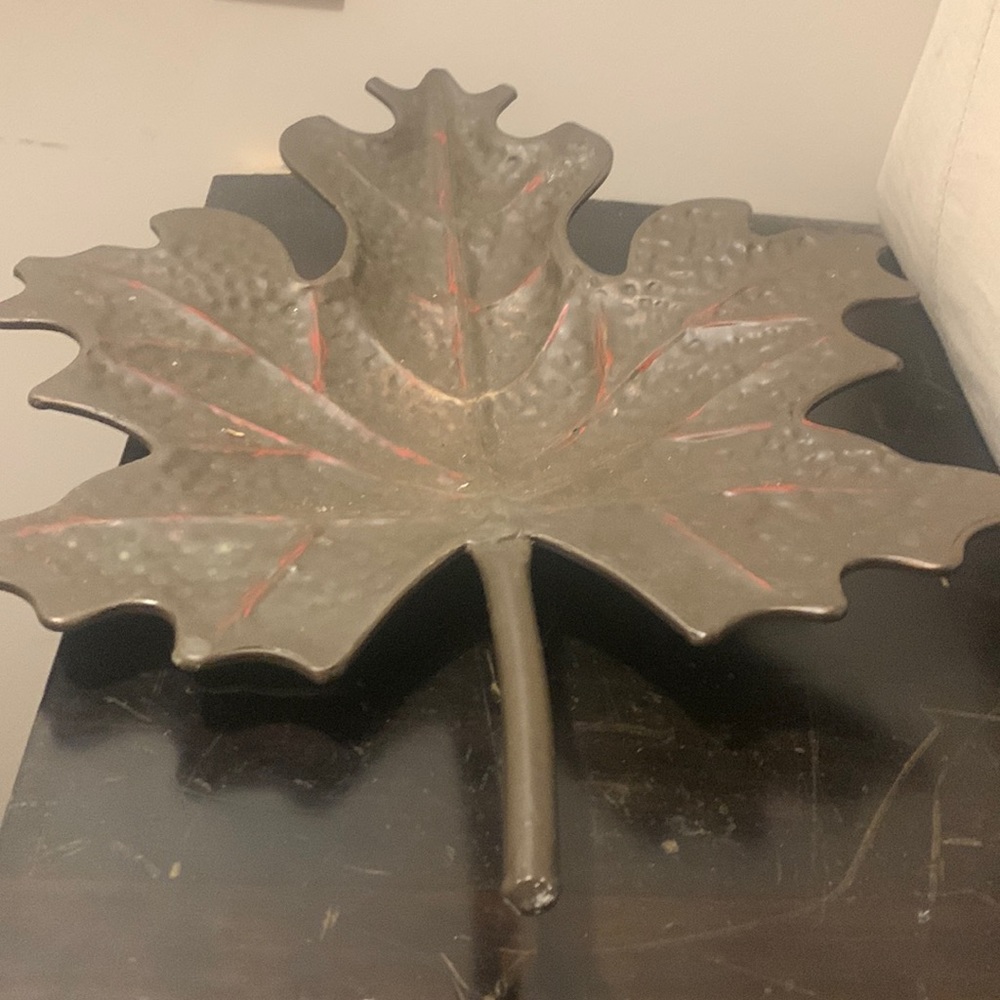 Leaf decor